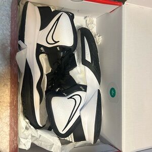 kyrie infinities (kyrie 8) basketball shoes size 7 Men’s